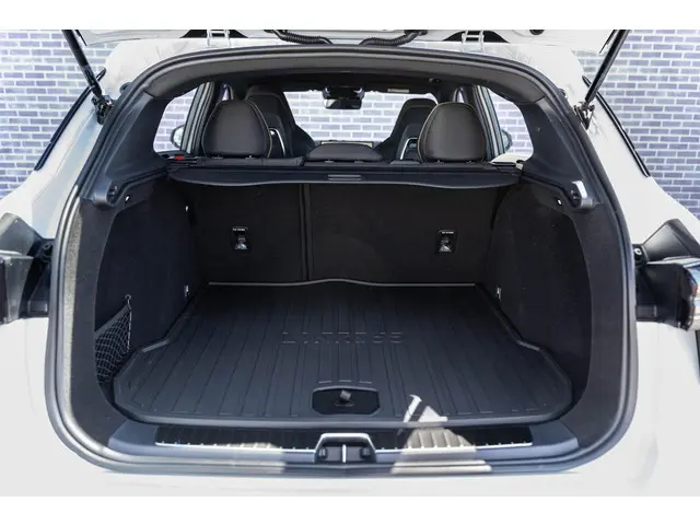 Lynk & Co 01 1.5 Core 2025 Hybride Benzine 22