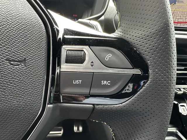 Peugeot 2008 1.2 Hybrid 145 GT 2025 Hybride Benzine 29