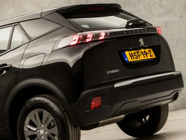 Peugeot 2008 1.2 PureTech Sport 2022 Benzine 11