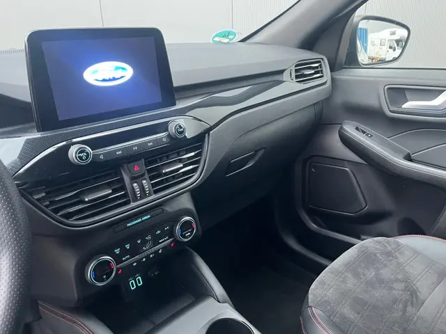 Ford Kuga 2.5 PHEV ST-Line 2022 Hybride Benzine 15