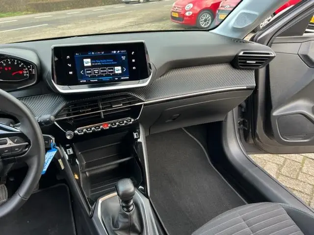 Peugeot 208 1.2 PureTech Allure 2022 Benzine 27