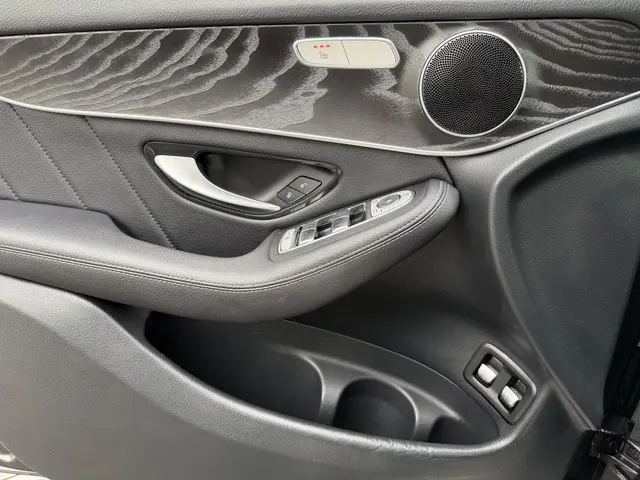 Mercedes-Benz GLC 300 4MATIC Advantage 2020 Benzine 18