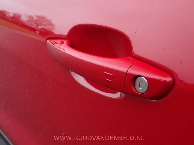 Jeep Avenger Altitude 54kWh 2024 Elektrisch 32