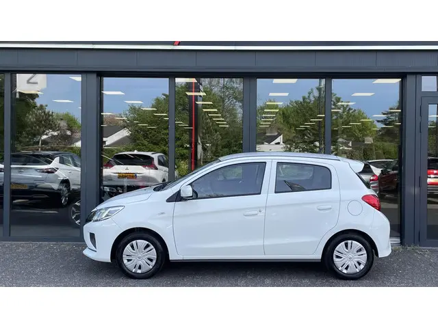 Mitsubishi Space Star 1.2 Connect+ 2024 Benzine 12