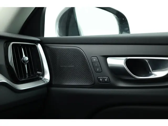 Volvo V60 T6 Recharge Plus Dark 2023 Hybride Benzine 26