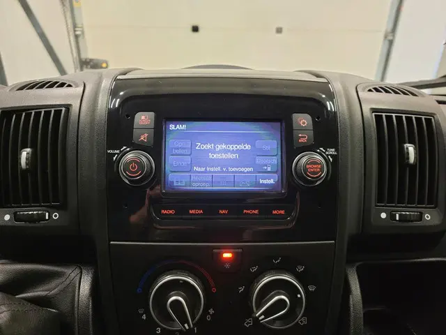 Peugeot Boxer 2.2BlueHDi L2/H2 Euro 6! 2021 Diesel 12