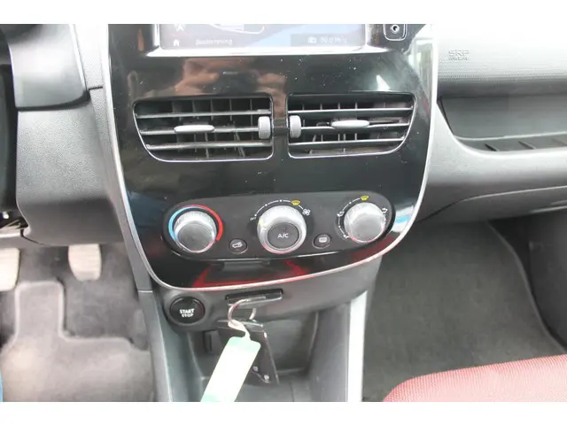 Renault Clio 0.9 TCe Expression 2016 Benzine 9