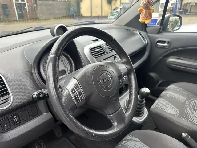 Opel Agila 1.0 Edition 2012 Benzine 13