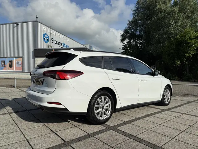 Ford Focus Wagon 1.0 EcoBoost Connected 2022 Benzine 6