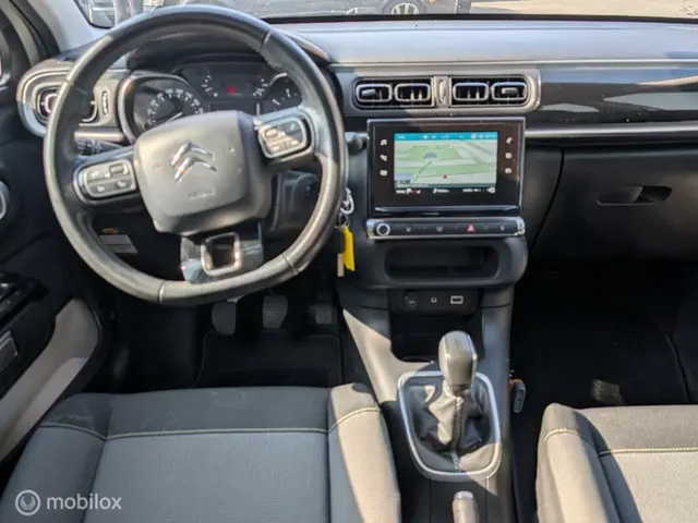 Citroën C3 1.2 PureTech S&S Shine 110PK! 2017 Benzine 12