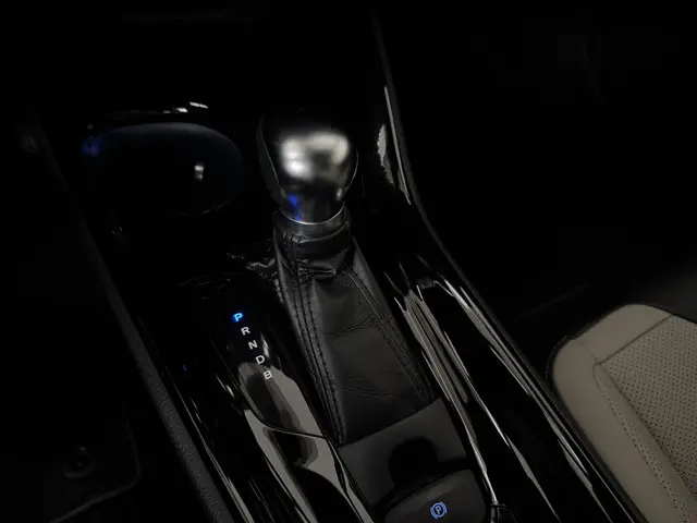 Toyota C-HR 1.8 Hybrid Bi-Tone 2018 Hybride Benzine 19