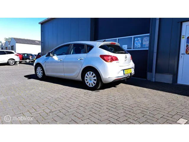 Opel Astra 1.4 Turbo Business + 2013 Benzine 4