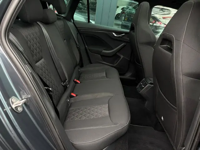 Škoda Kamiq 1.0 TSI Sport Business 2020 Benzine 22