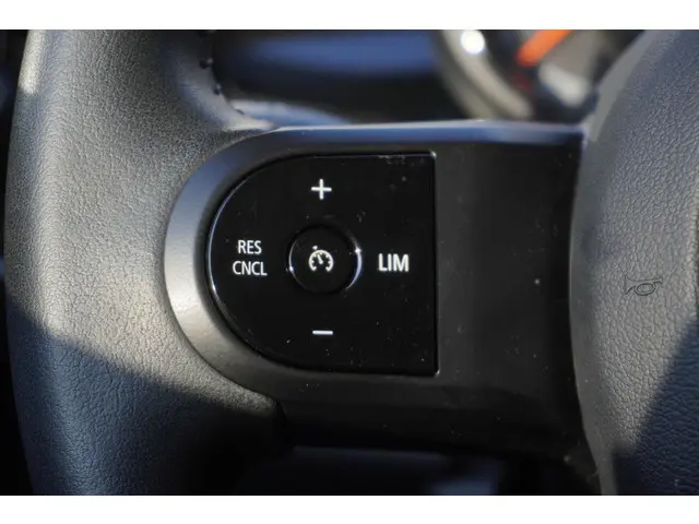 MINI 5-Deurs Cooper C 2023 Benzine 22