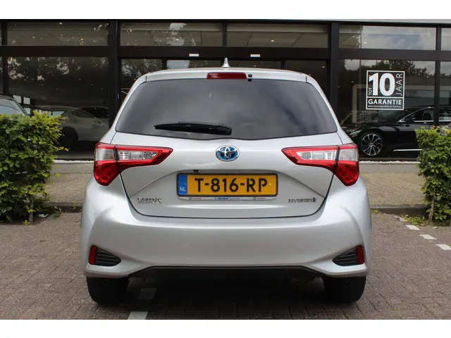 Toyota Yaris 1.5 Hybrid Dynamic 2020 Hybride Benzine 9