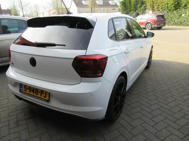 Volkswagen Polo 2.0 TSI GTI 2019 Benzine 8