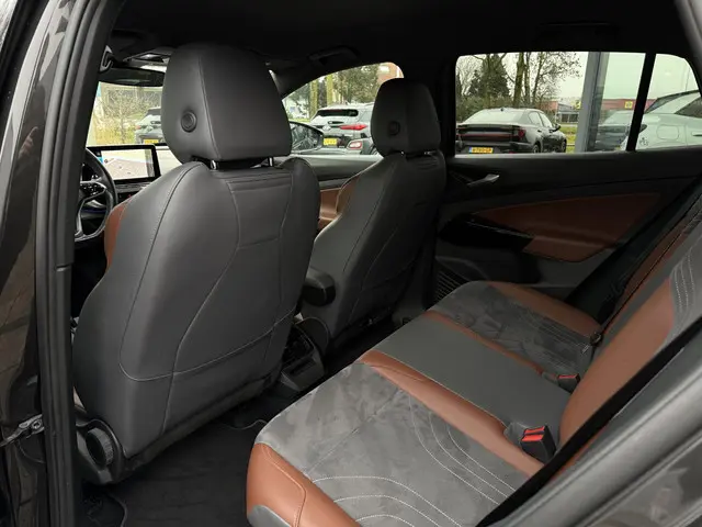 Volkswagen ID.4 First 77 kWh 2020 Elektrisch 16