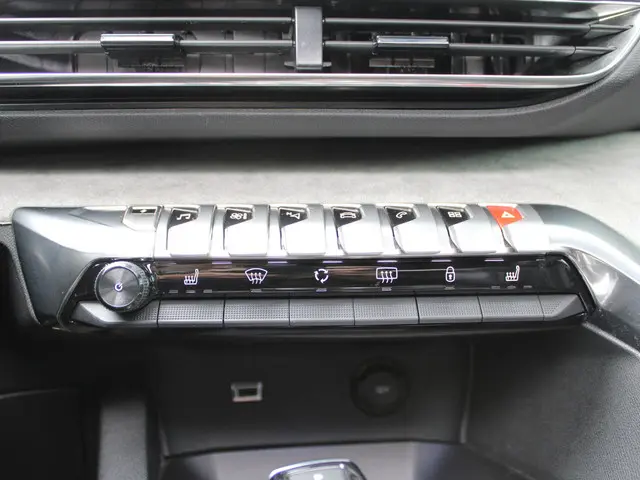 Peugeot 3008 1.6 HYbrid 225 GT 2022 Hybride Benzine 18