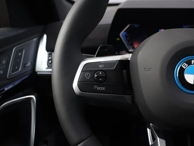 BMW X1 xDrive25e 2025 Hybride Benzine 21