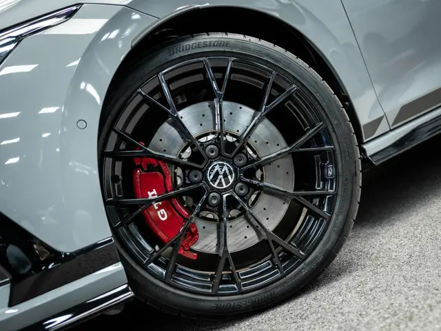 Volkswagen Golf 2.0 TSI GTI Clubsport 2024 Benzine 2