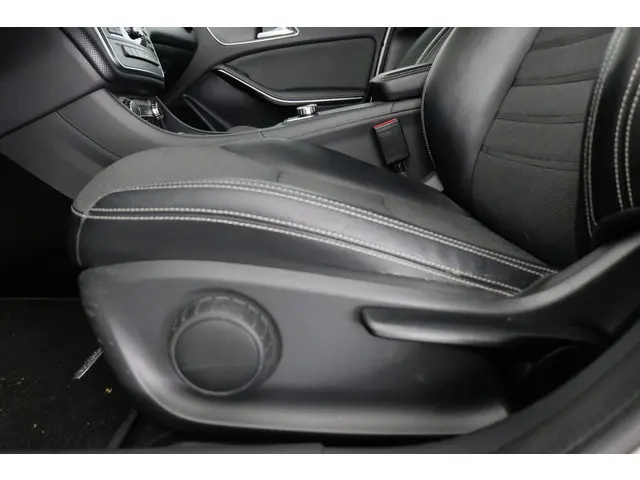 Mercedes-Benz A-Klasse 180 Ambition 2013 Benzine 17