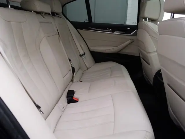 BMW 5 Serie 520i M-Sport Individual Aut- 2019 Benzine 7