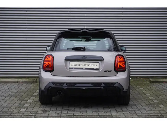 MINI 5-Deurs Cooper 2022 Benzine 5
