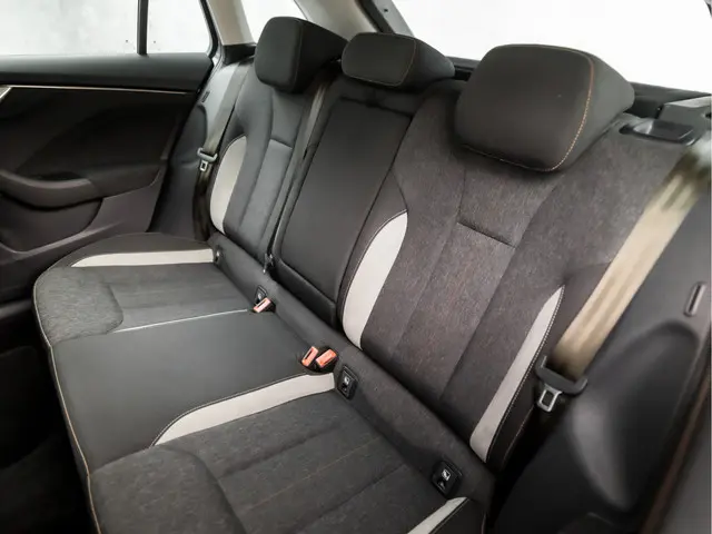 Škoda Scala 1.0 TSI Sport Deluxe 2021 Benzine 16