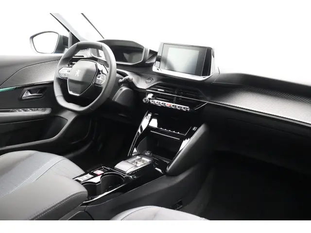 Peugeot e-208 3
