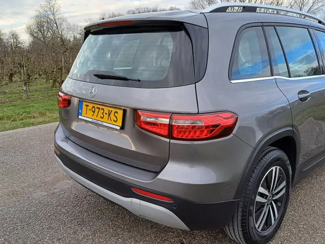 Mercedes-Benz GLB 200 Premium Plus 2022 Benzine 13