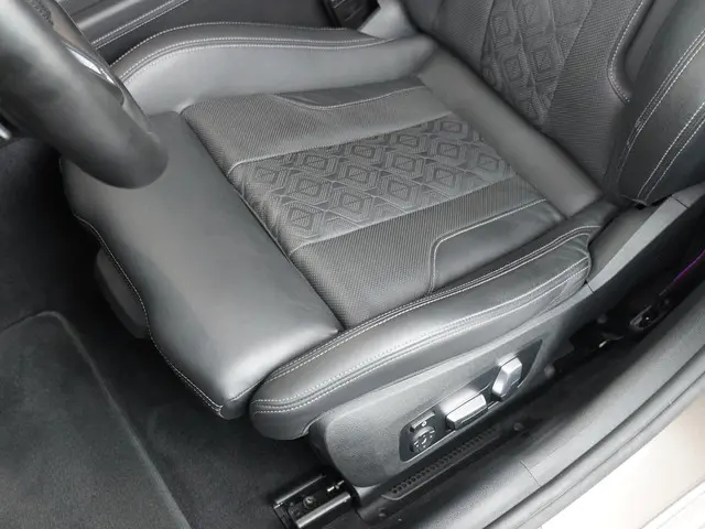 BMW M8 8-serie Gran Coupé Competition 2023 Benzine 13