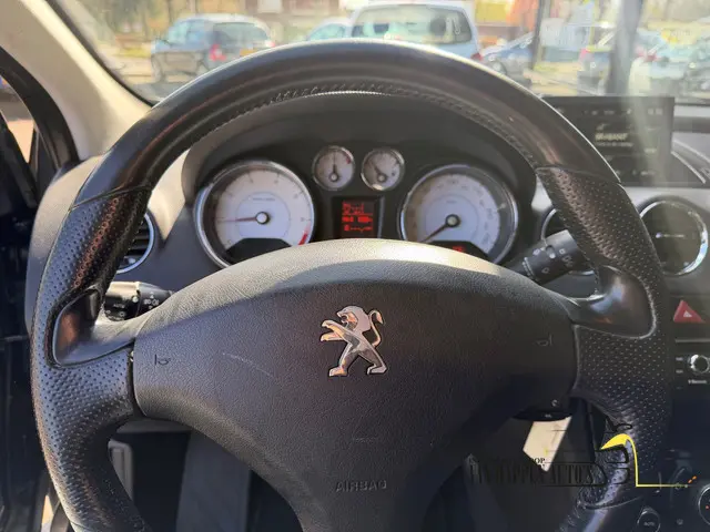 Peugeot 308 1.6 VTi Style / apk 3-2027 2013 Benzine 19