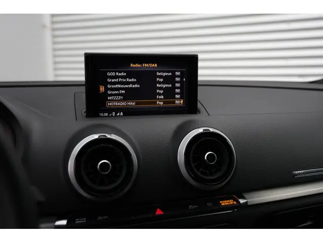 Audi A3 Limousine 30 TFSI 3x S-line 2020 Benzine 38