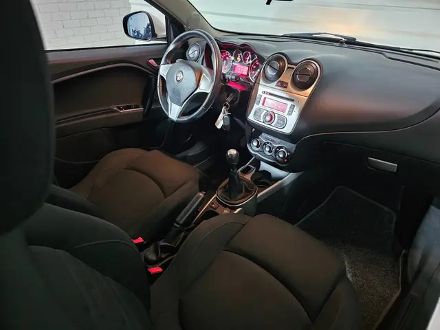 Alfa Romeo MiTo 1.4i Impression / 2e eigenaar 2013 Benzine 16