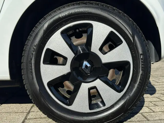 Renault Twingo SCe 70 Collection 2016 Benzine 33