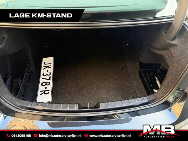 BMW 3 Serie 320i Centennial Executive 2016 Benzine 9