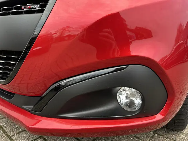 Peugeot 208 1.2 Turbo 110 PK GT-Line 2019 Benzine 34