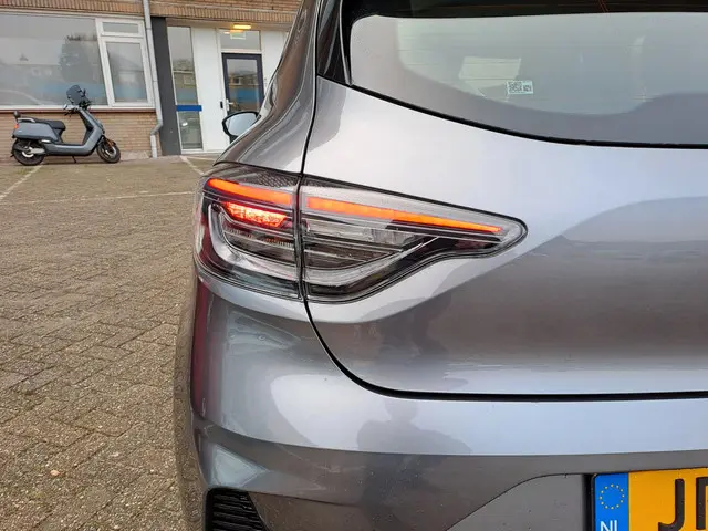 Renault Clio 1.0 TCe 90 GPF evolution 2025 Benzine 7