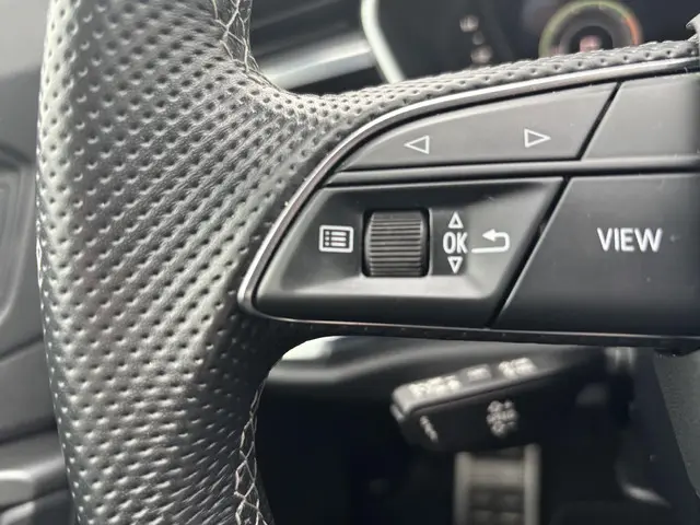 Audi Q3 45 TFSI e S edition 2022 Hybride Benzine 14