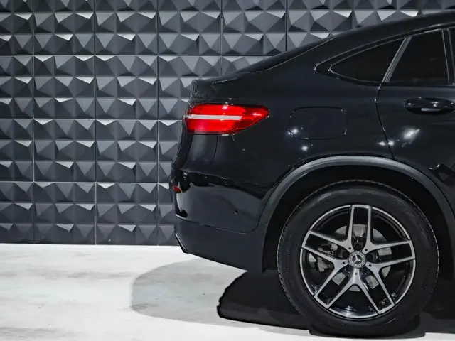 Mercedes-Benz GLC Coupé 250 4MATIC 2017 Benzine 22