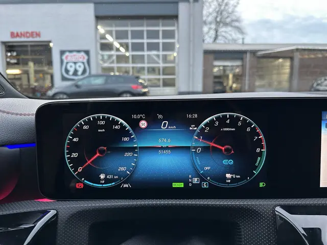 Mercedes-Benz CLA 250 e AMG Line 2022 Hybride Benzine 23