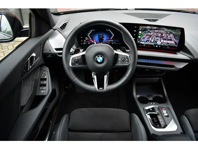 BMW 1 Serie 120 M-Sport 2024 Benzine 23