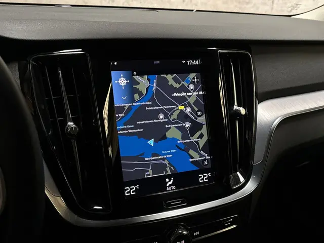 Volvo V60 2.0 B3 Sport 2021 Benzine 20