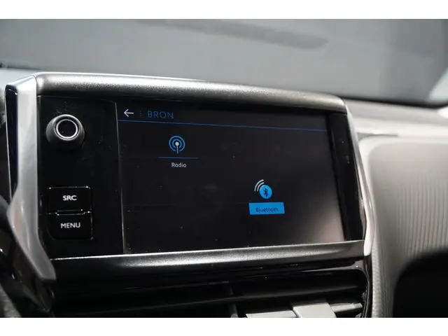 Peugeot 2008 1.2 PureTech Allure 2018 Benzine 31