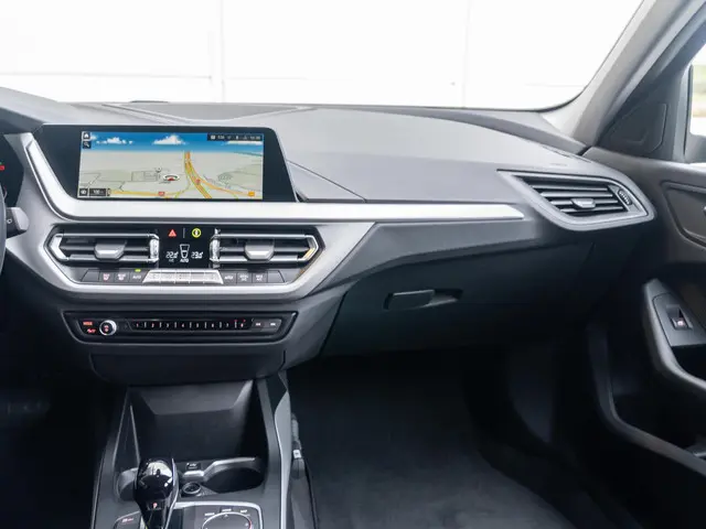 BMW 1 Serie 118i 2022 Benzine 9