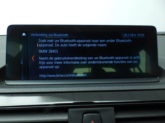 BMW 1 Serie 5-deurs 118i 2019 Benzine 32