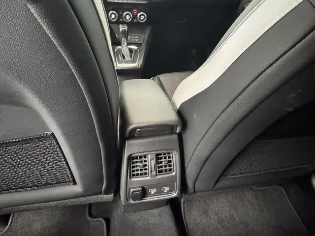 Renault Captur 1.3 TCe 140 Intens 2021 Benzine 40