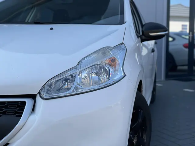 Peugeot 208 1.0 VTi Access 2013 Benzine 6