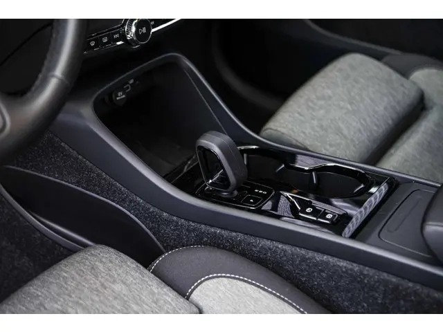 Volvo XC40 2.0 B4 Plus Dark 2024 Benzine 29