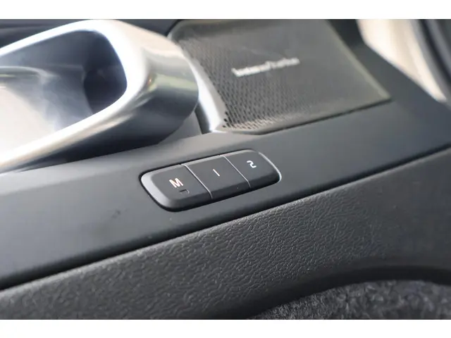 Volvo XC40 B4 Plus Dark 2025 Benzine 34